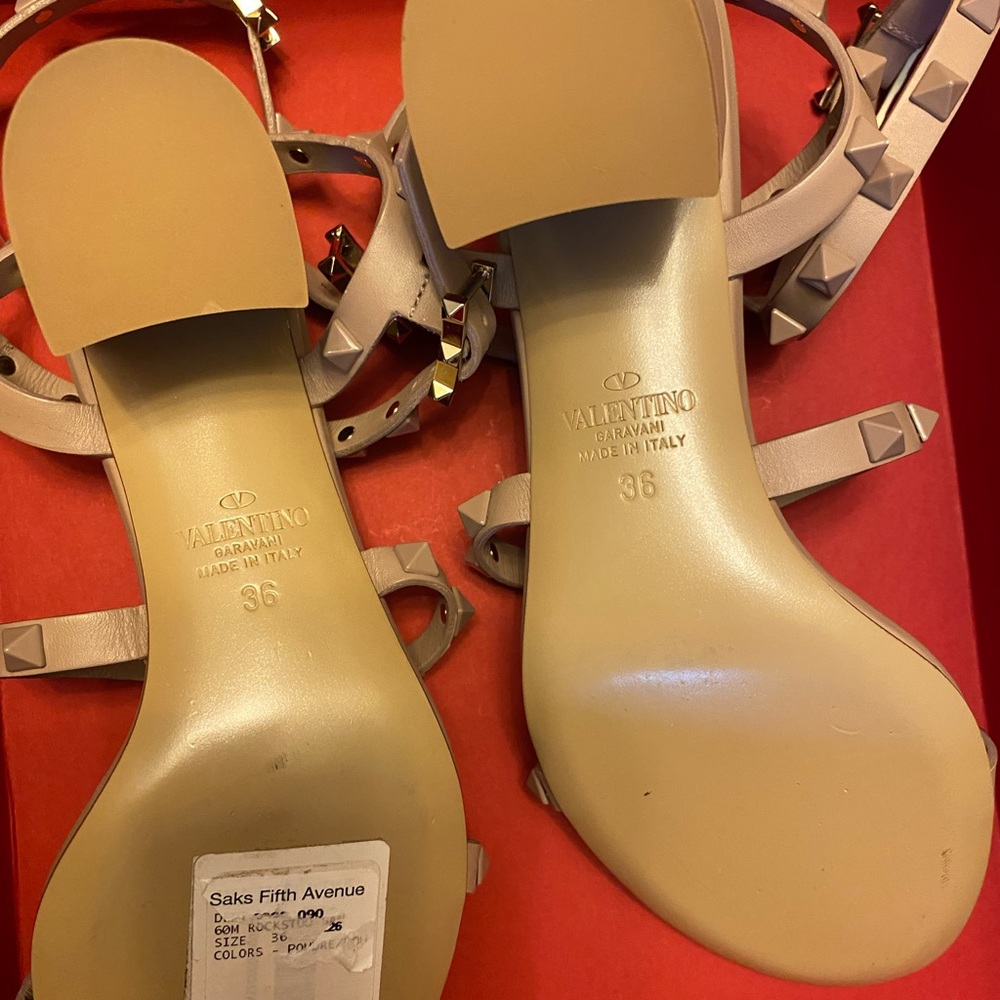 $1145 Retailed Valentino Rockstud Caged Sandals Heels In Poudre Size 36 . - Picture 6 of 7